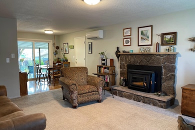 779 NW Carol Dr, Grants Pass, OR 97526 - photo 6