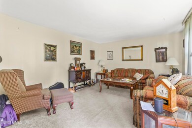 16 Hoover Rd Riverside CT-print-006-015-