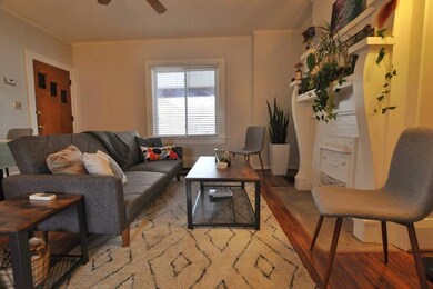 787 A Living Room 1