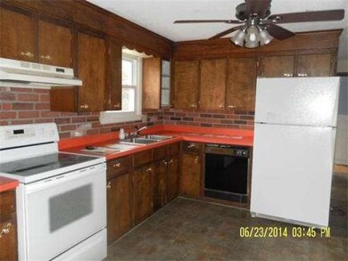 59 New Braintree Rd, North Brookfield, MA 01535 - photo 2