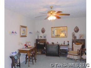 13 Countryside Dr, Hendersonville, NC 28792 - photo 6