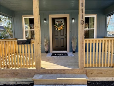 1110 5th St, Osawatomie, KS 66064 - photo 2