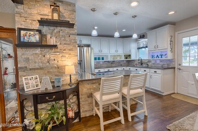 200 E Willis, Show Low, AZ 85901 - photo 6