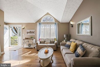 9856 Nimitz Ct, Manassas, VA 20109 - photo 7