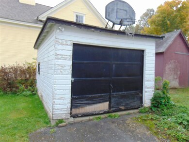 202 Spring St, Saint Johnsbury, VT 05819 - photo 5