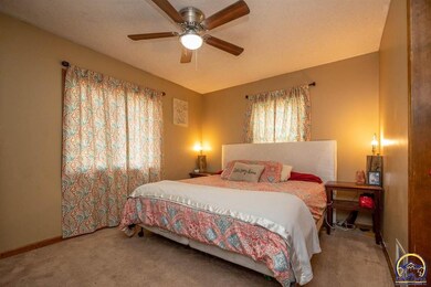 1325 SW Armagh St, Topeka, KS 66611 - photo 7