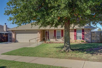 1305 Washington Cir, Moore, OK 73160 - photo 2