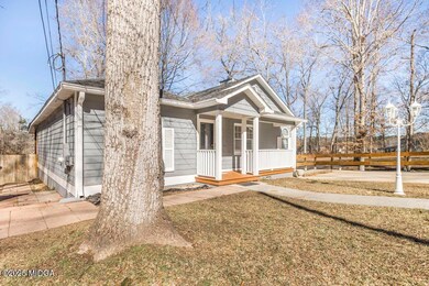 246 Greentree Pkwy 4