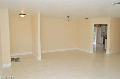 Entry/Dining