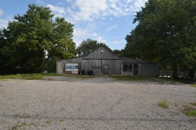 133 Brook St, Burgin, KY 40310 - photo 4