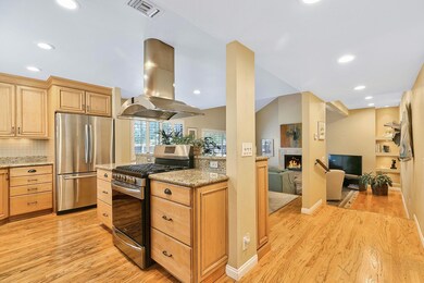 3-web-or-mls-UpmarketMedia_1103Creekside