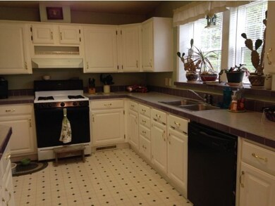 6 Sullivan Dr, Allenstown, NH 03275 - photo 6