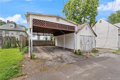Carport / Off Street Parking