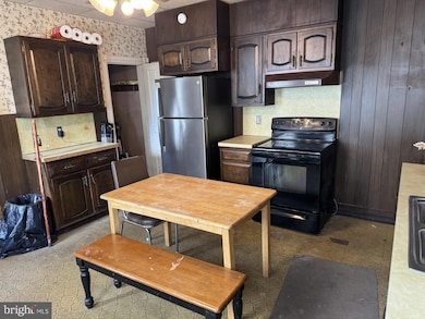 409 St John St, Schuylkill Haven, PA 17972 - photo 4