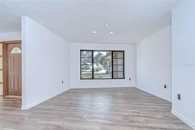 2102 Doefield Ct, Valrico, FL 33596 - photo 5