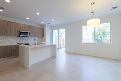 10219 NW 72nd Terrace unit 10219, Doral, FL 33178 - photo 6