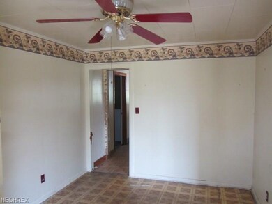 5459 Bartlett Rd, Bedford, OH 44146 - photo 2