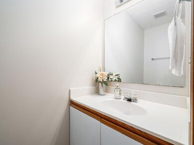 005__N 3158 Berkley Point 003