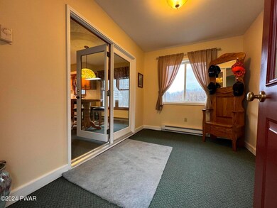 194 N Smith Rd unit B, Waymart, PA 18472 - photo 3