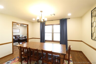 2608 Chapel Hill Rd, Bartlesville, OK 74006 - photo 5