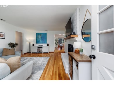 550 E Exeter St, Gladstone, OR 97027 - photo 3