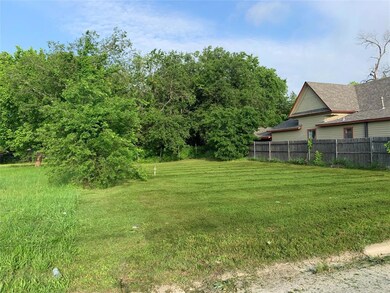 707 N Brazos Ave, Cleburne, TX 76031 - photo 2