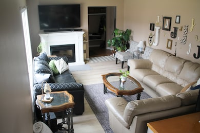 1625 Atlanta Cir, Manitowoc, WI 54220 - photo 2