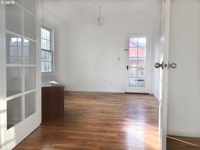 209 E Columbia Dr, Newberg, OR 97132 - photo 4