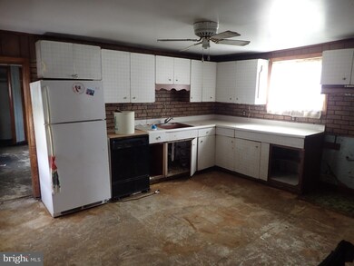 57 Spring St, Keyser, WV 26726 - photo 4