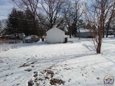 1827 SW Cherokee St, Topeka, KS 66606 - photo 4