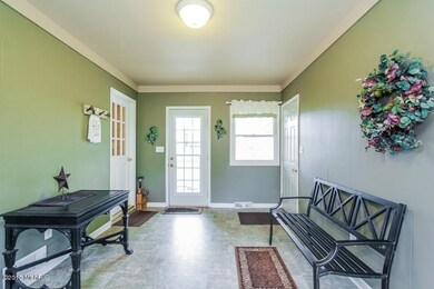 004-Foyer-2110354-small
