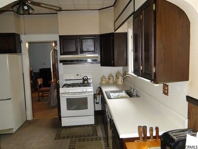 39 Holmes Ct, Albany, NY 12209 - photo 7