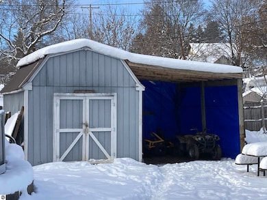 302 W Page St, Rose City, MI 48654 - photo 3