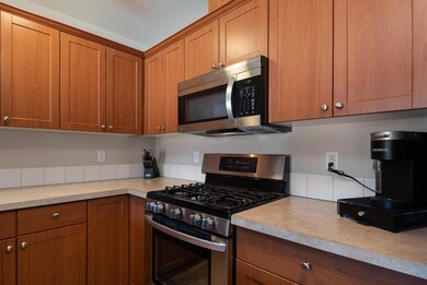 7. Kitchen close up