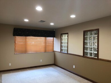 Bed Room / Boardroom