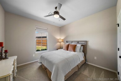 506 Castle Pines Cir, Claremore, OK 74019 - photo 6