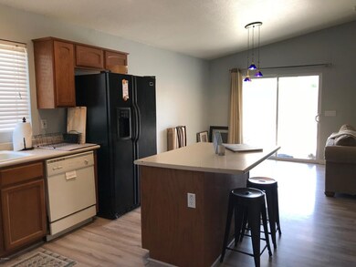 Kitchen & dining area
