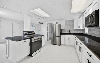 5517 Gulfport Blvd S unit 5519/2, Gulfport, FL 33707 - photo 4