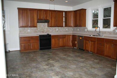 5712 Gaines St, Burke, VA 22015 - photo 4