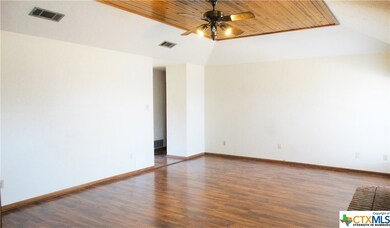 704 Skyline Dr, Copperas Cove, TX 76522 - photo 5