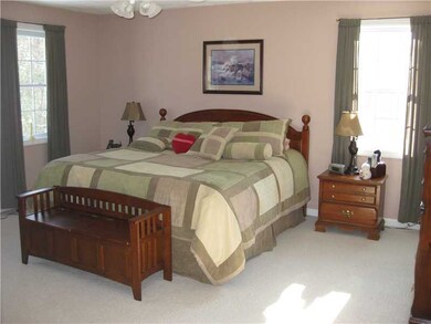 126 Chestnut St, Rehoboth, MA 02769 - photo 5