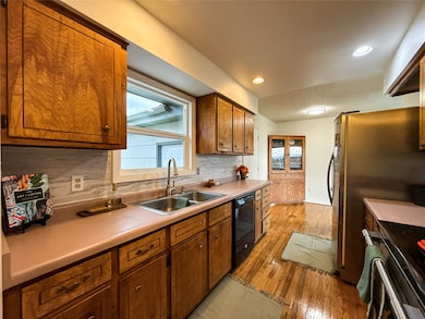 920 Avenue E NW, Great Falls, MT 59404 - photo 4