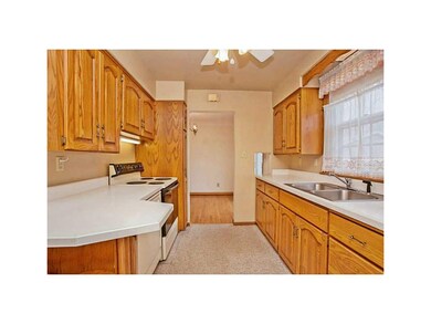 Kitchen. Beautiful oak cabinets with lots of stora