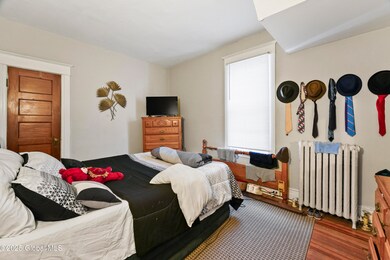 photos_high_resolution_428_Hudson_Ave_Al