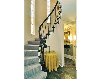 Entry/Foyer. Staircase