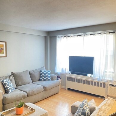 145 Pinckney St Concierge Bldg unit 132, Boston, MA 02114 - photo 2