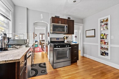 28 Warwick Rd unit 1, Watertown, MA 02472 - photo 3