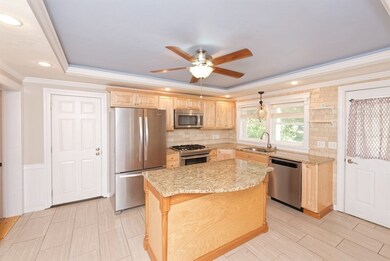 50 S Main St unit 1, Uxbridge, MA 01569 - photo 2