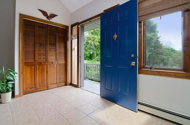 376 foyer
