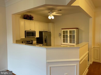 7871 Rolling Woods Ct unit 403, Springfield, VA 22152 - photo 2